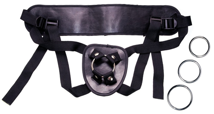 Strap-on harness med ringe i 4, 5 og 6 cm