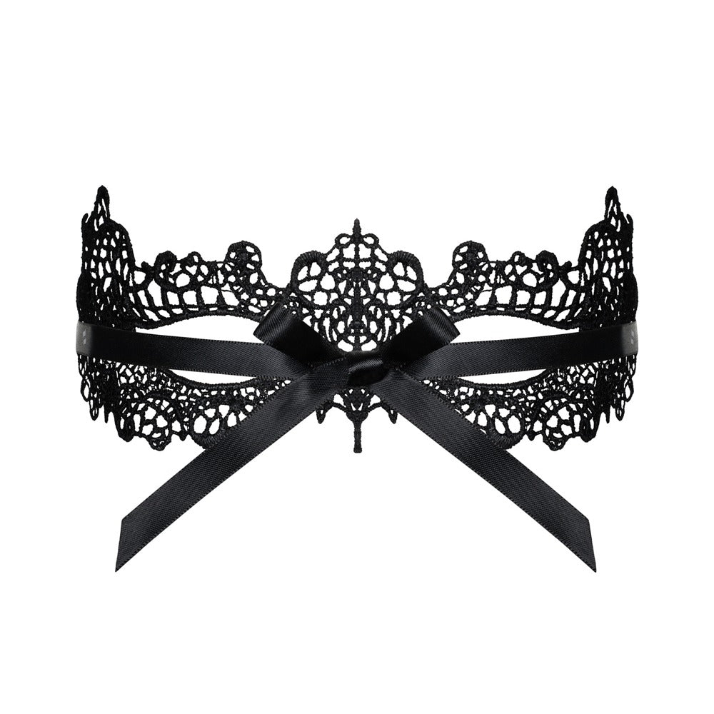 Sort satinmaske fra Obsessive til elegant lingerie styling