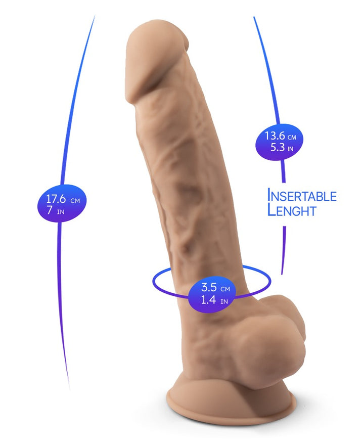 18,8 cm realistisk dildo med temperaturfølsomt materiale