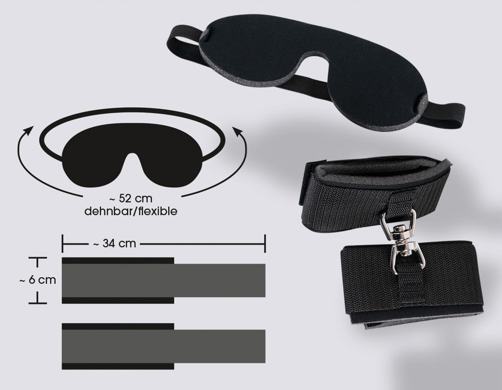 Sort blindfold og håndjern med forkromede metaldele